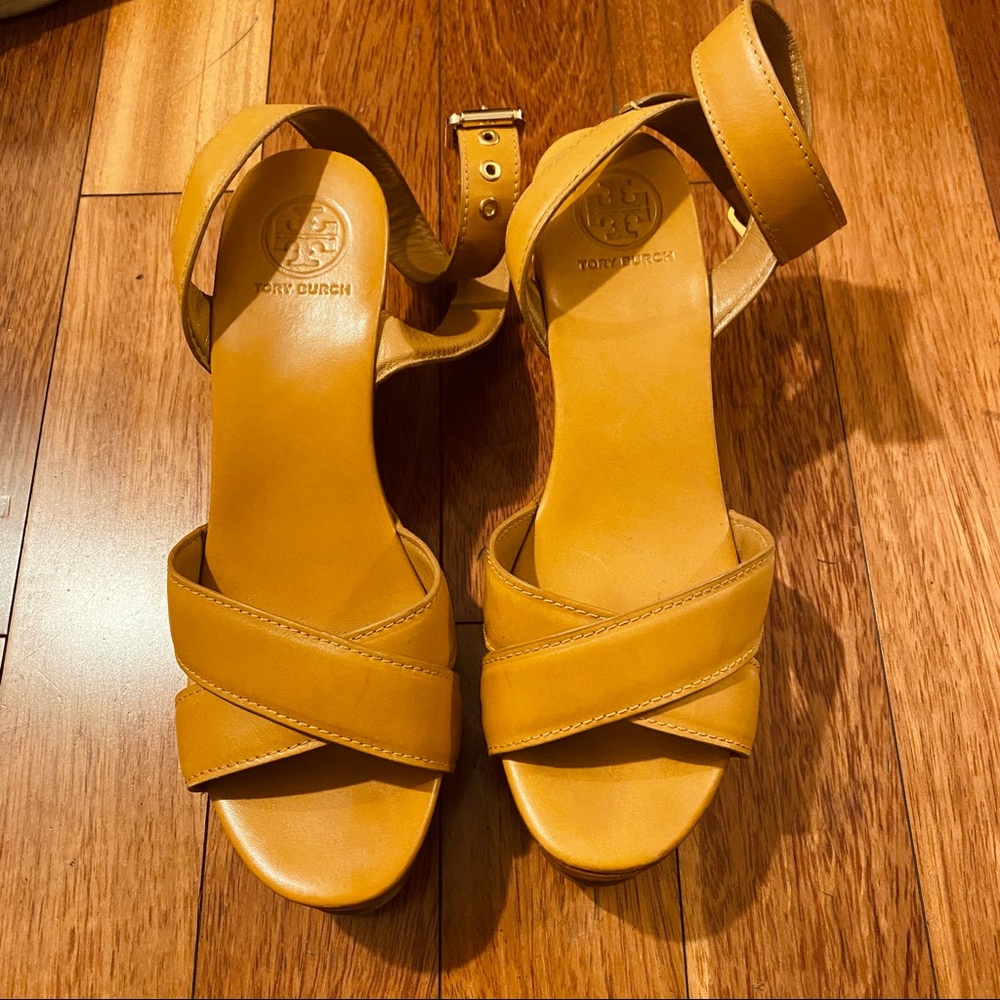 Tory Burch Light Brown Leather Platform Wedge Sandals. GUC